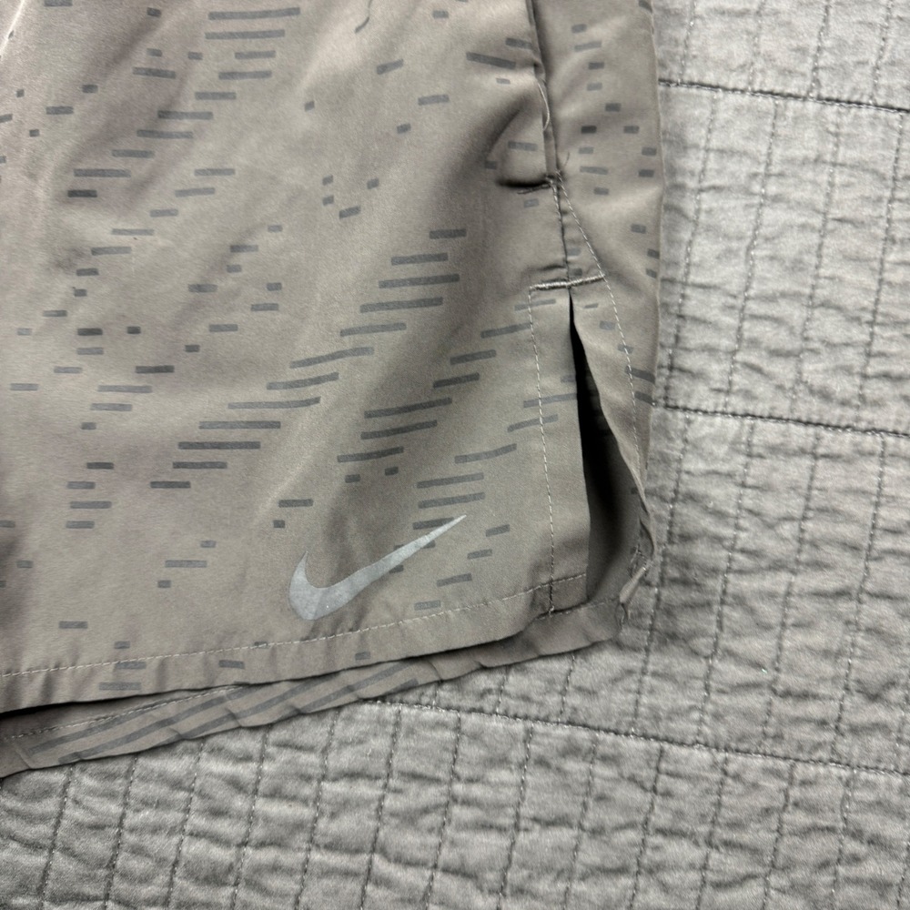 Nike Running Division Mens Small Brown Dash Print 4" Shorts Athletic Active Gym - Picture 3 of 11